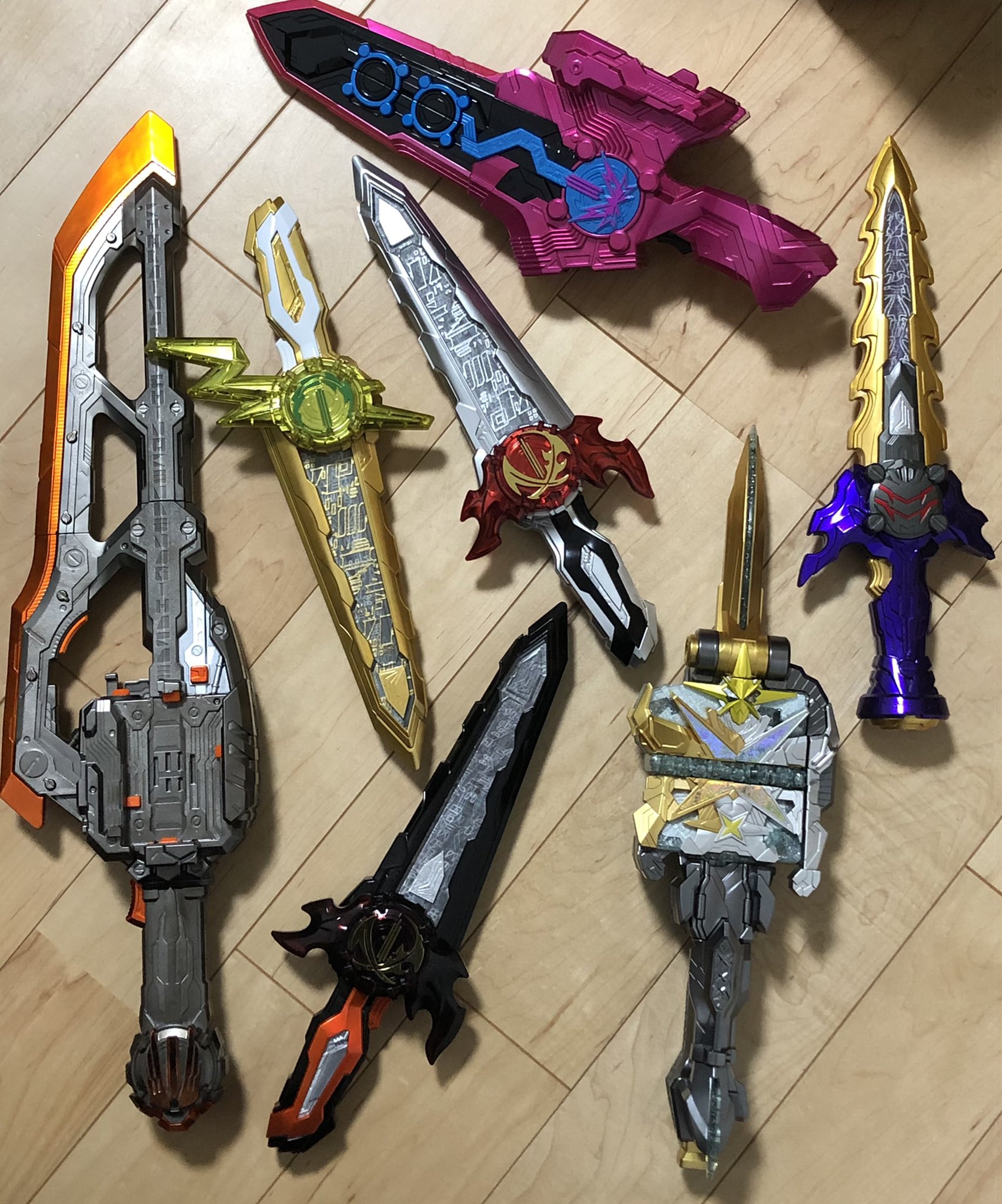 大城 D この聖剣の中に 仮面ライダー がいるって そんなわけn え 俺が剣で剣こそが俺だ 仮面ライダーセイバー