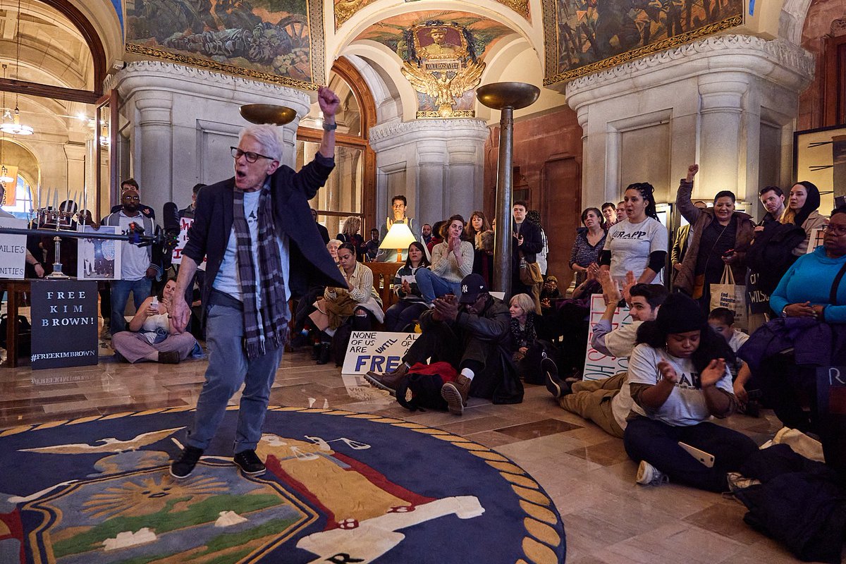 On January 14, we rallied in Albany with 1,000 people to advocate for the Elder Parole and Fair & Timely Parole bills to be passed in 2020. We received lots of legislative support and media coverage. However,  @nygovcuomo never made parole reform a priority.