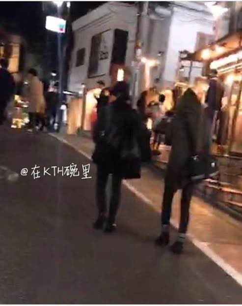Probably by the time that these two are in Japan, some Japanese ARMYs spotted them walking down the streets of Tokyo and Disneyland: (photos weren’t posted right away for the sake of their privacy and leak of location)