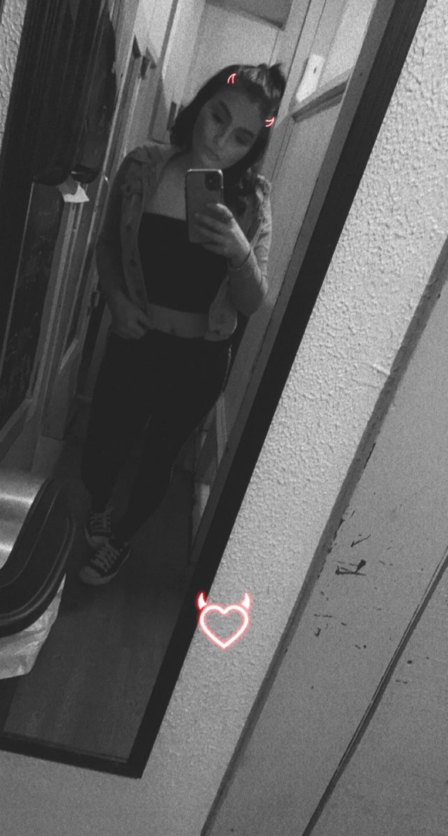 HasselChloe's tweet image. 