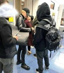 Jungkook and Jimin were unexpectedly spotted at Gimhae Airport, Busan on their way to Tokyo, Japan. (w/ photos posted on 10/28/17)The fan who luckily saw them said that they were accompanied by Jungkook’s father and Jimin’s brother.