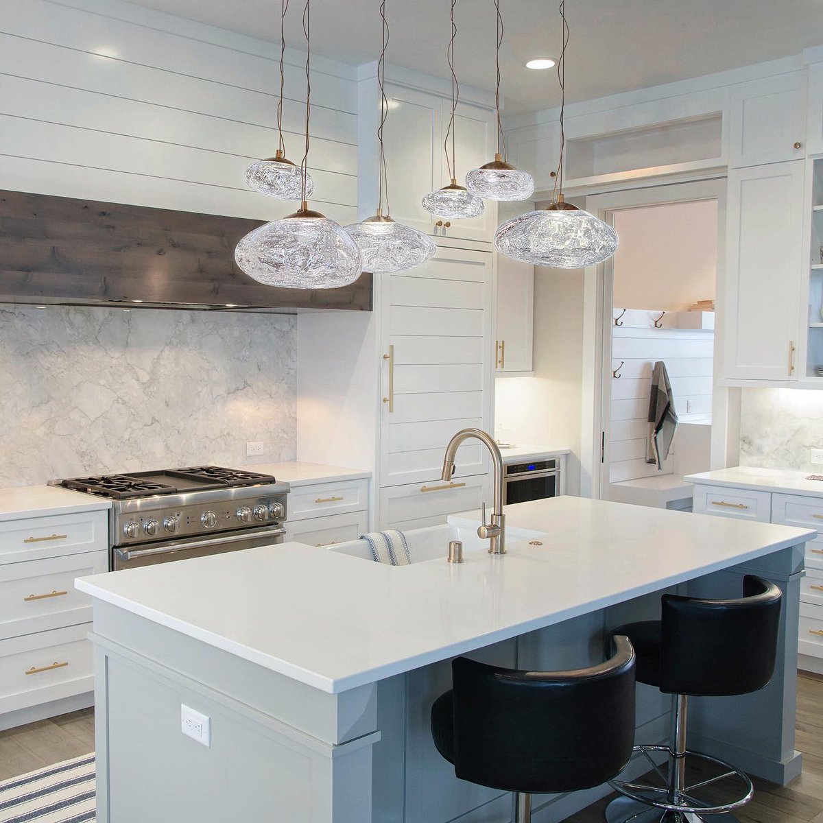 StoneLighting's tweet photo. Add some SPARK✨to your next project by including Stone Lighting NEBULA pendants! P.S. We promise it’s a conversation starter!

FEATURED: 
• PD284 (7” size)
• PD285 (11.8 size)

Looking for your local showroom or representative to purchase? Visit us at https://t.co/p4oDxJ194B! https://t.co/zrLczCwhjm