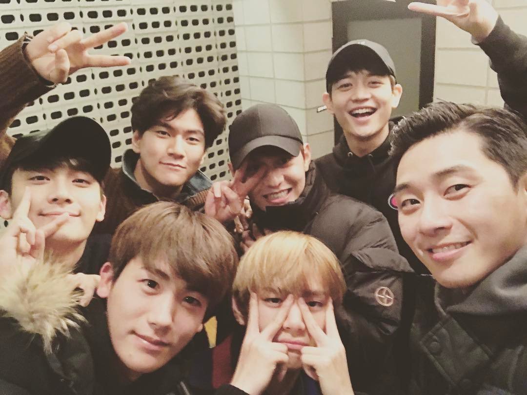 The way the hwarang cast has heart eyes for Taehyung