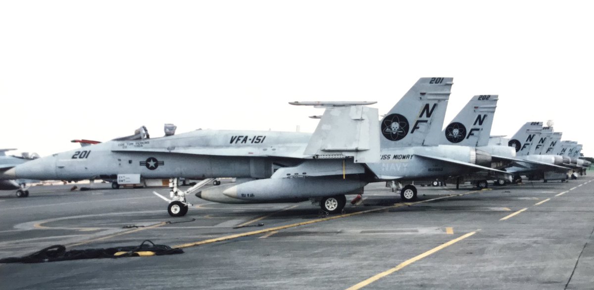 ryoutachan22's tweet photo. VFA-151 switch box(USS Midway)

一部ベルクロのフライトジャケット
（写真は、F-4からF-18への機種変更後にCVW-5に戻ってきたSwitch）　
#厚木 #厚木基地 #f4 #f18 #フライトジャケット #USSMidway #VFA151 #VF151 https://t.co/6RbP3p6zfh