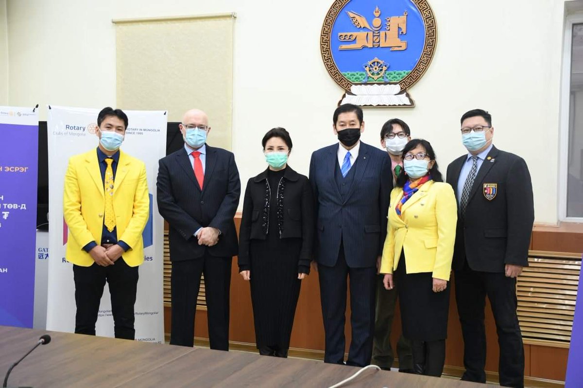 Монголын Хөгжлийн Ротари сангаас 100 сая төгрөг, 271 сая төгрөгийн үнэ бүхий эмнэлгийн аюултай хог, хаягдал устгах төхөөрөмжийг гардуулан өглөө. Энэхүү хандиваар хамар залгиурын арчдасаас сорьц авах бамбар 100.000ш, хуруу шил 200.000ш тус тус худалдан авах юм.