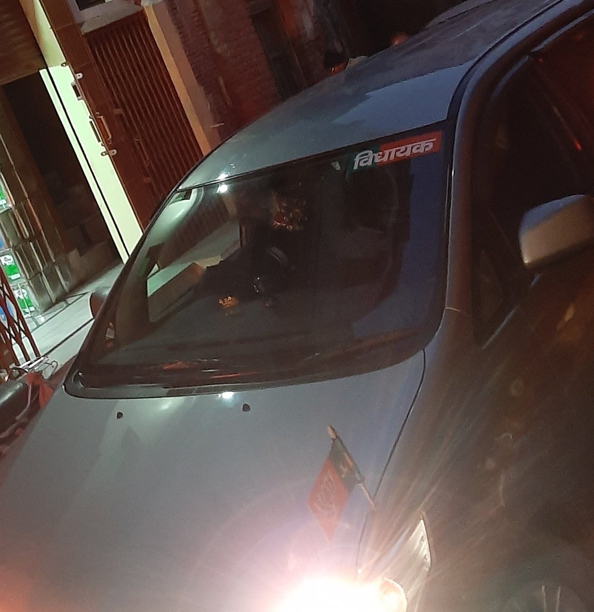 MehulMalpani's tweet image. If we go by the stickers on cars, UP has some 462864 MLAs &amp;amp; 74832 MPs.
After all, relatives ka bhi kuch haq banta hai!💁🏽‍♂️
#VVIPs #MLA