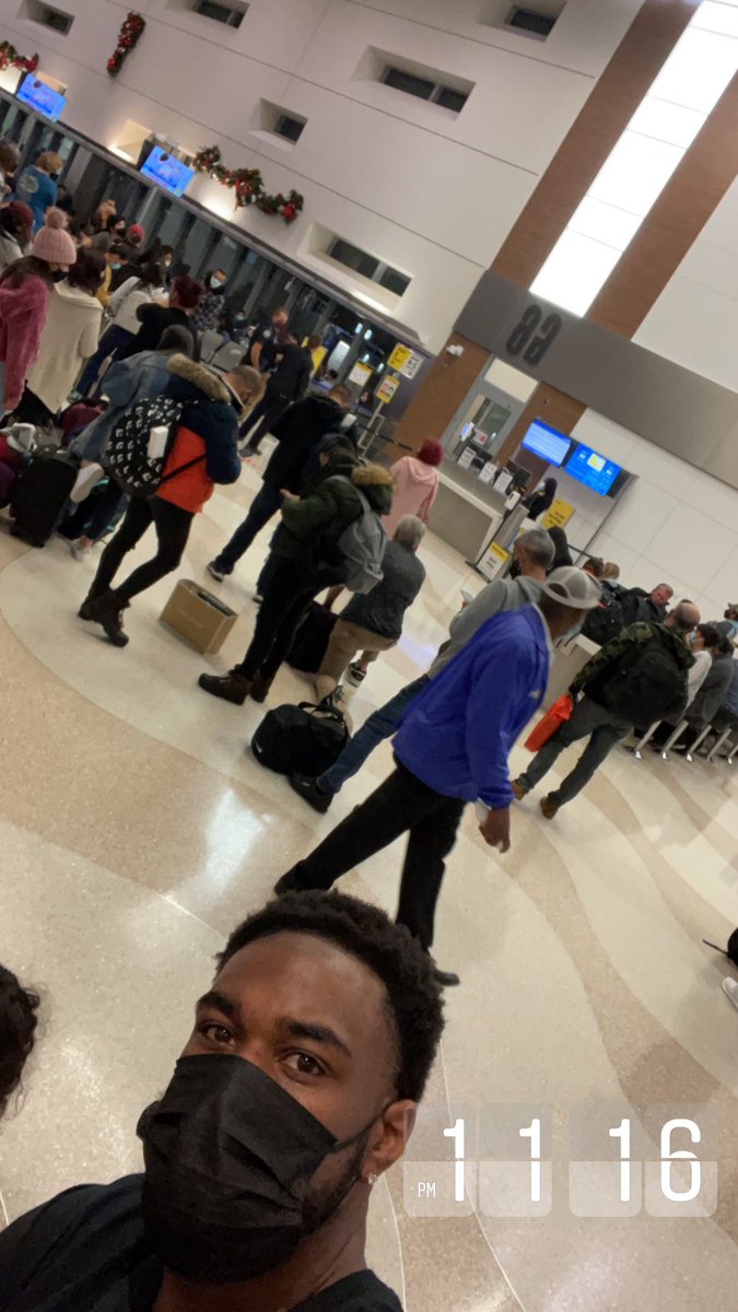 When your flight is at 11:20 but no one wants to fly the plane....wtf 🤦🏾‍♂️ <a href="/SpiritAirlines/">Spirit Airlines</a>