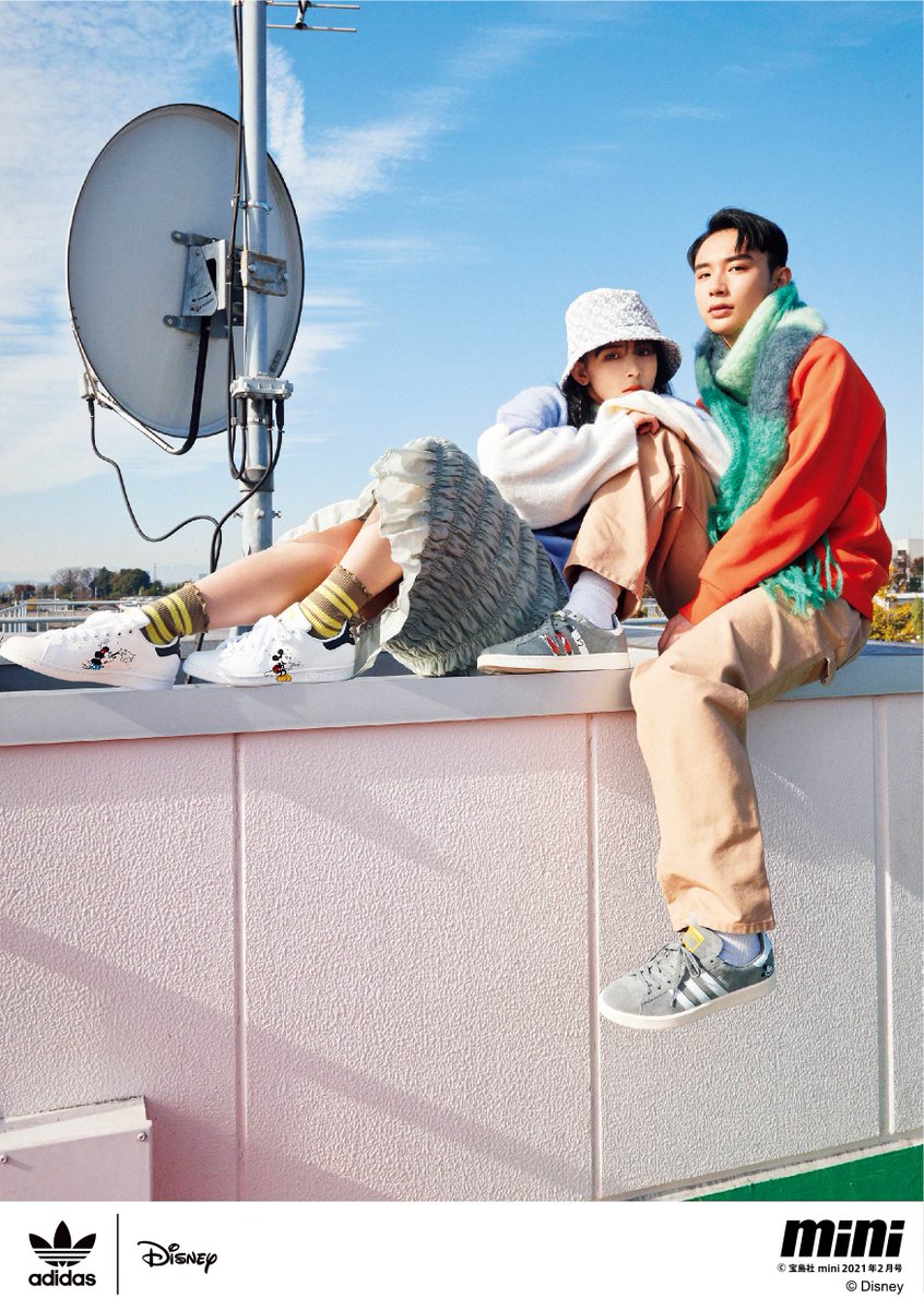 Abc Mart Abcマート公式 Abc Mart限定 Adidas Originals Disney Collection アウトソールにちょこんと座ったクラシックなミッキーがキュートのstan Smithとさりげないミッキーの刺しゅうがおしゃれなcampasをよしミチ姉弟が履きこなし T