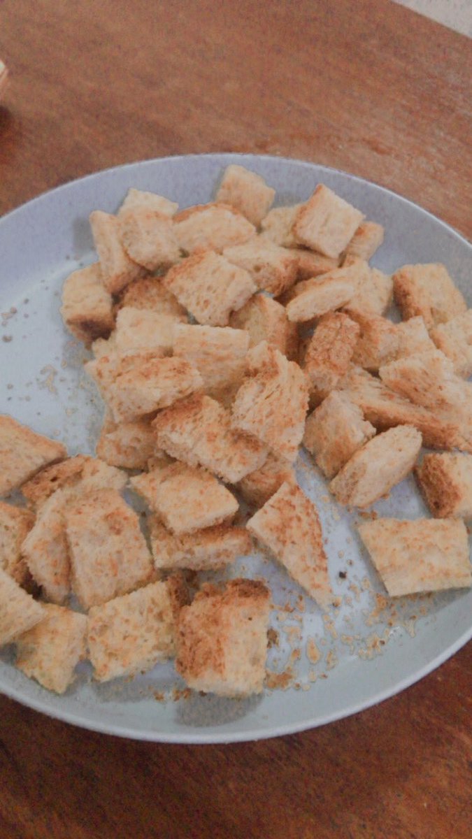 this is sum food that i made walaupun keliatannya KACIIIW cuma rasanya enaak kokk dan ini rata rata dibawaah 300 kalorii semuaa