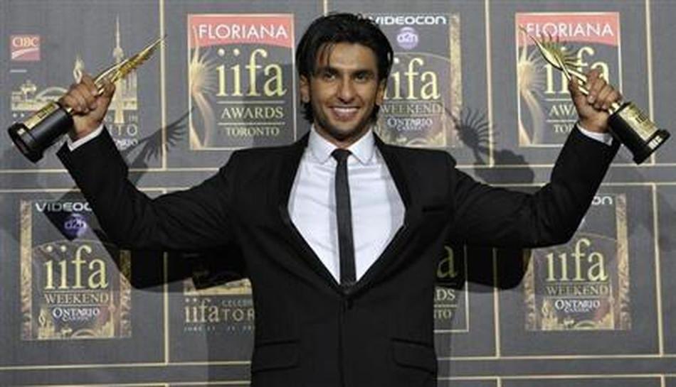 Ranveer won Best Debut and Karan Johar watching him back stage said “is chutiya ko kyu diya yeh award”.... this was when Ranveer was not a part of hai camp.