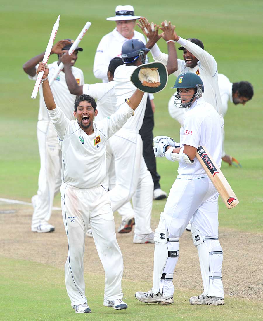 crickcet's tweet photo. On this day, nine years ago, Sri Lanka won their first ever Test match in South Africa. https://t.co/NbJganlupn