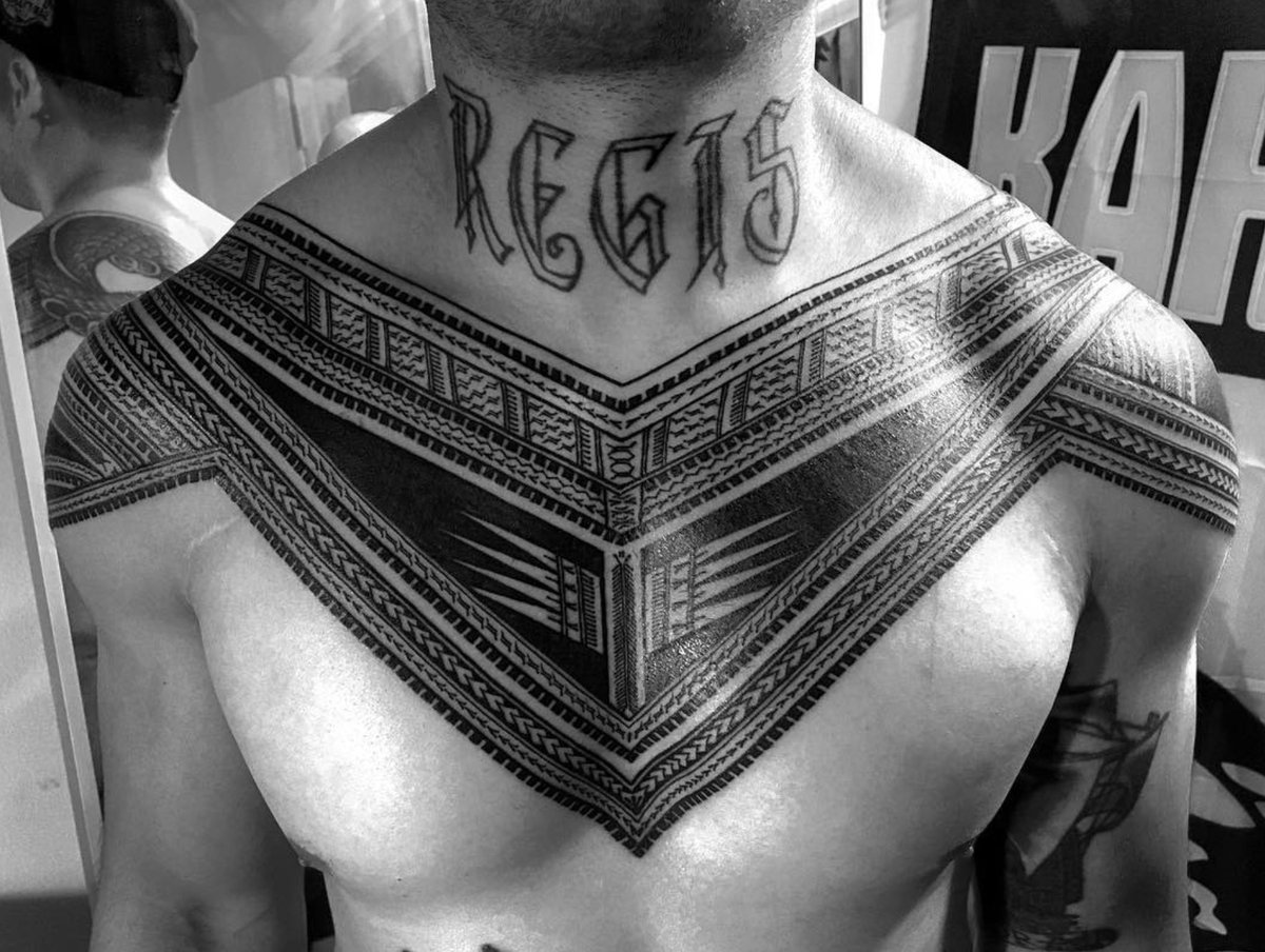 My fav tatau from Alipate Fetuli (Laei, Hawai'i) https://www.instagram.com/alipate_fetuli/&nbsp;Specifically love the geometrical shapes in his work evident in these pieces 