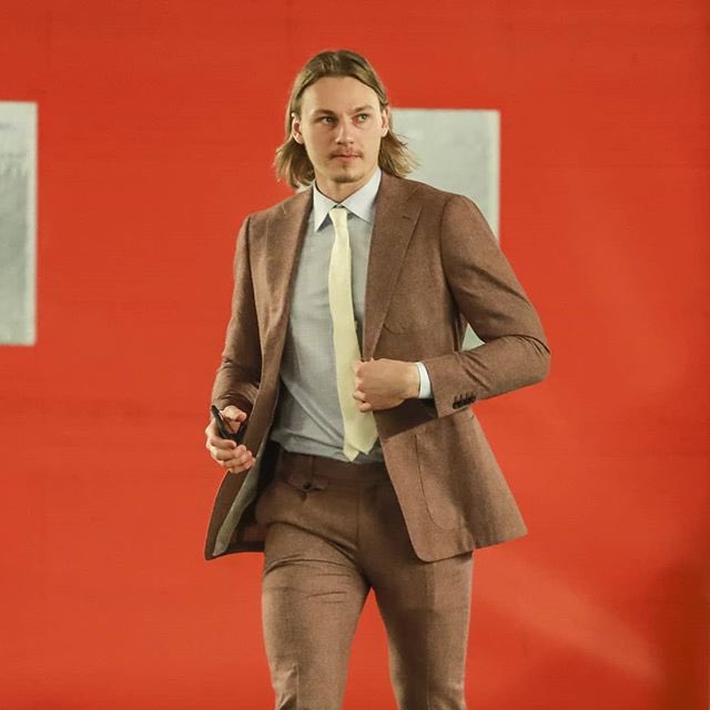 Ro*pe Hintz as the Bean Bunny