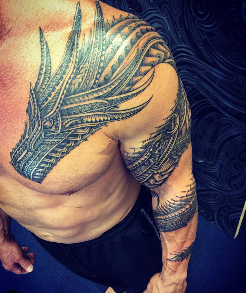My fav tatau by Michael Fatutoa (Tampa, Florida) https://www.instagram.com/samoan_mike/&nbsp;Always loved his line work, always so clean. His animal tatau are just on another level! 