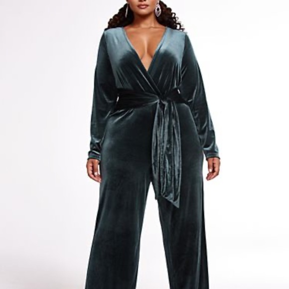 acm_fashion's tweet image. So good I had to share! Check out all the items I&apos;m loving on @Poshmarkapp from @RachelleLisa #poshmark #fashion #style #shopmycloset #fashiontofigure: posh.mk/PTMg0XJtBcb