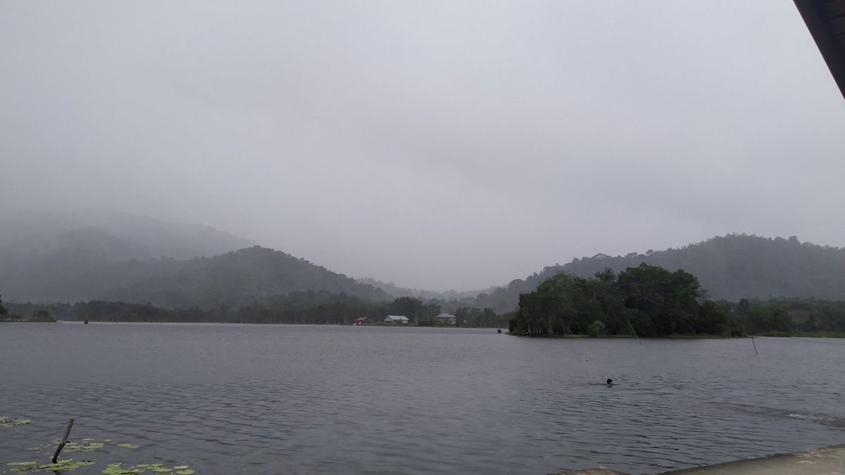 MAzman33's tweet photo. @sandiuno ... danau bekas tambang pada zaman kejayaan kesultanan sambasalwatzi khoebillah #kabupatensambaskalbar.. https://t.co/lRZCpxxoqC