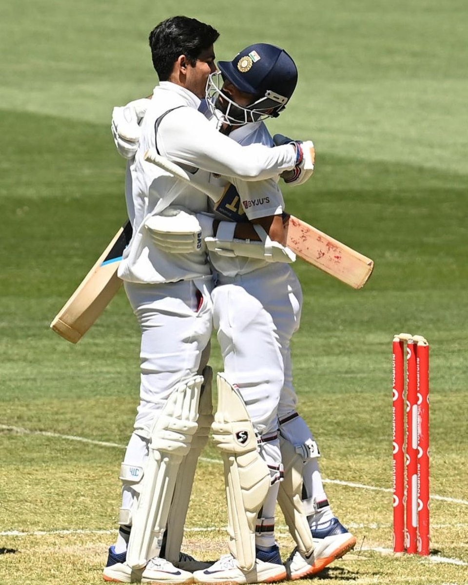 ShubmanGill's tweet image. Overcoming all the odds. Strong showing by the team at MCG. Thank you to all the fans for your support 🇮🇳