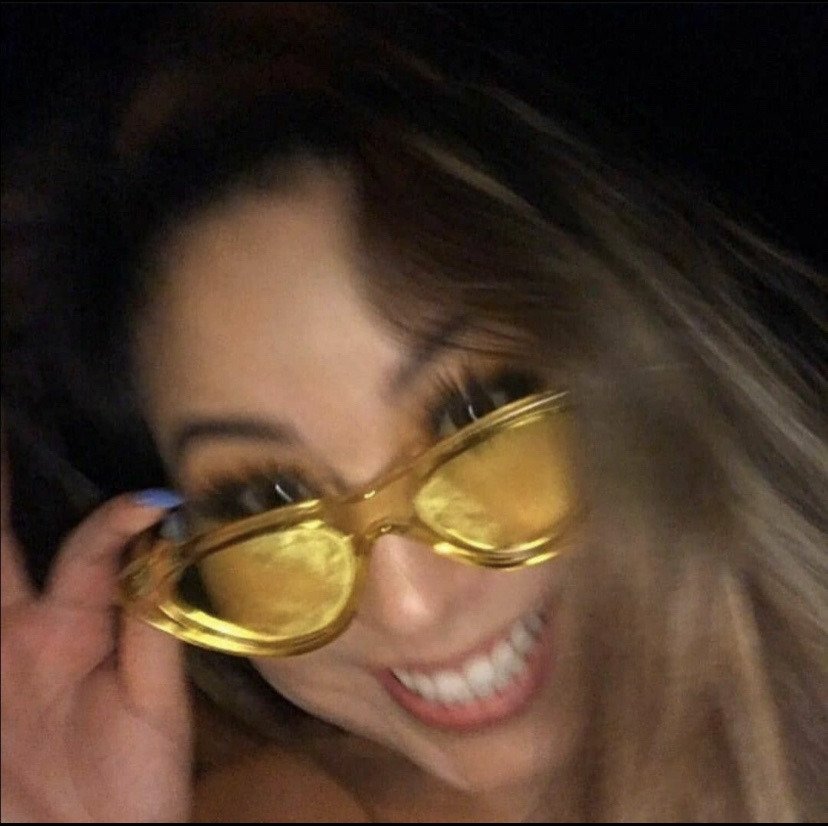 Lizzy_Mel_'s tweet photo. My 9 year old self listening to Potential Breakup Song in 2007 and my 22 year old ass listening to Potential Breakup Song Explicit in Hell Year 2020 https://t.co/jeXnltDMYZ