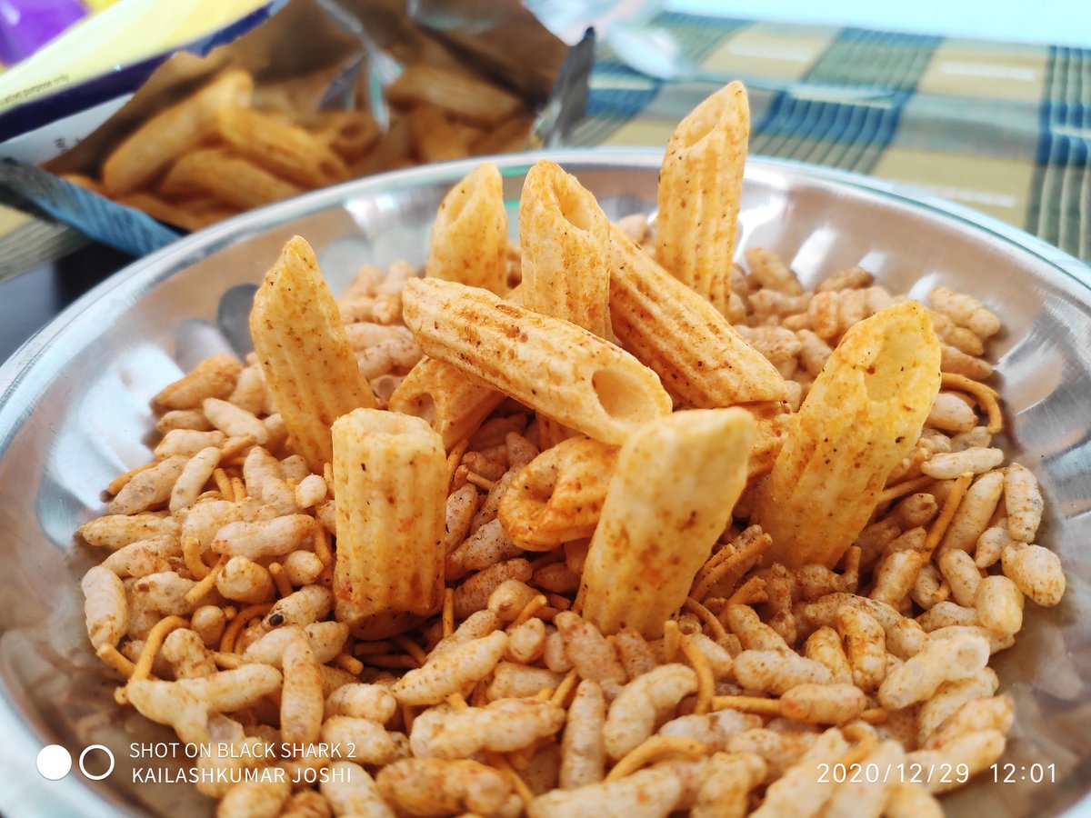 kailashkumarjo4's tweet photo. @Balaji_Wafers @Nestle 😍🥰
1:-#MasalaSevMurmura + #Funne
2:- #Funne + #RichTomatoKetchup (#maggi) https://t.co/kPAlFnuNLW