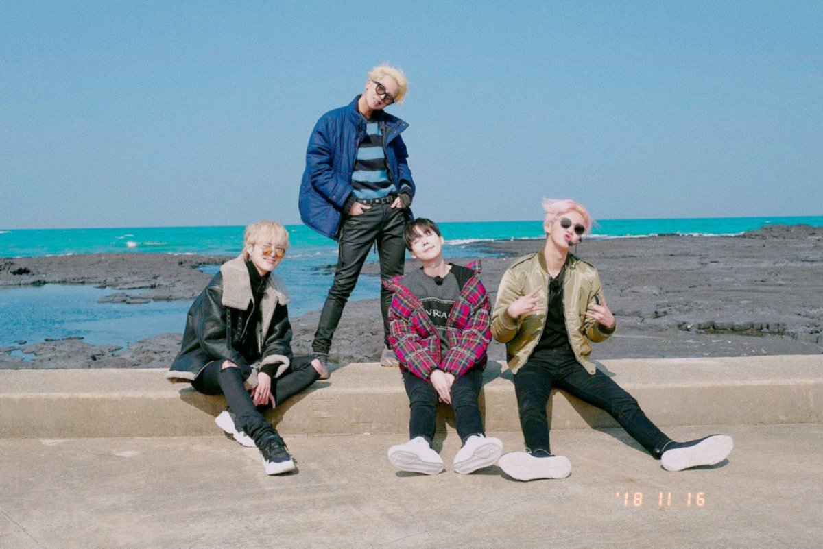 [🕓REPL4Y_WINNER🕓] 겨울만 되면 찾아오실 것 같은 그때 그 가이드선생녬,, 이제 마스크 없이 돌아다니기 어려운 날들이 되었지만, 날 추워지면 어김없이 생각난다고 합니다💙 #위너베케이션 #후니투어

#WINNER #위너 #4OURCIRCLE #REPL4Y_WINNER #WINNERCITY