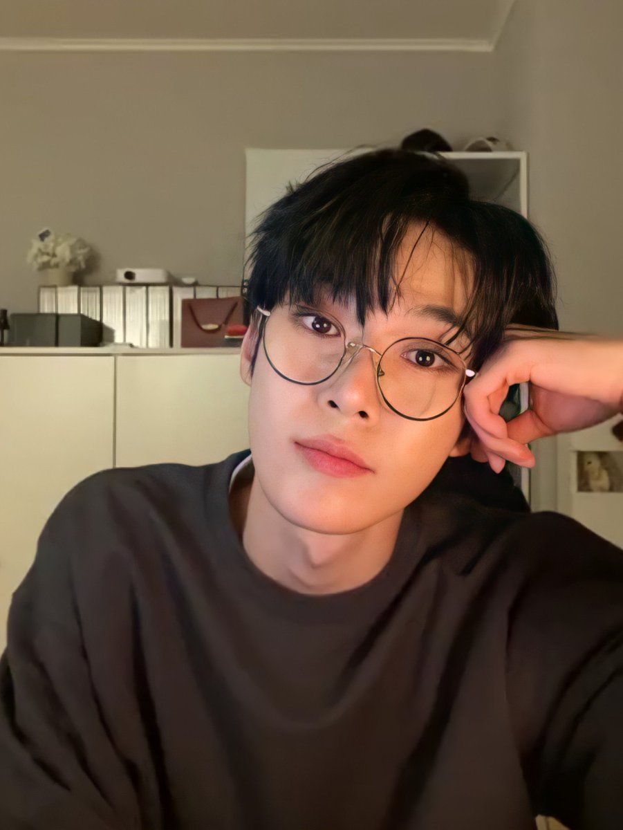 bigbuffnamjoon's tweet photo. He is so gorgeous
#DoyoungYouAreLoved #doyoung #nct #ithinkiaminlove https://t.co/NA9Je0jsAa