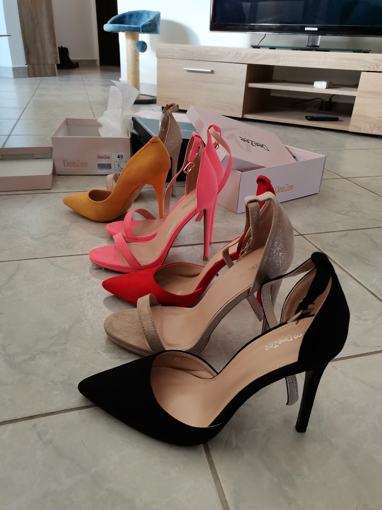 TW Pornstars - 1 pic. Sharon White. Twitter. I have some new heels. 😬🙀😍.  12:04 PM - 29 Dec 2020