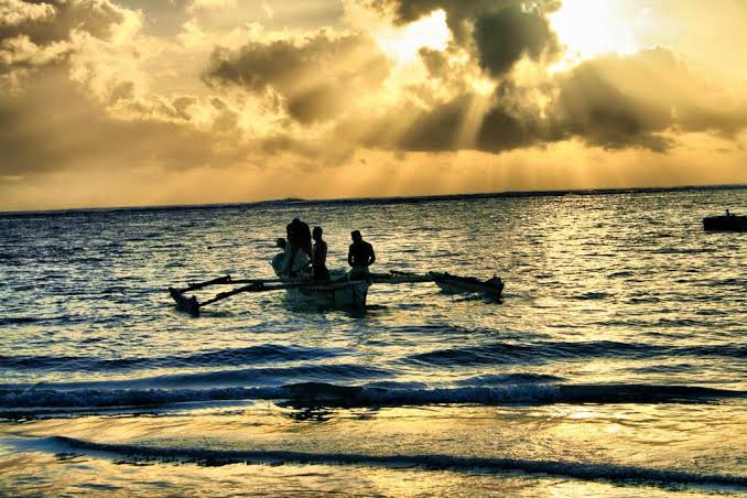 Lag Badana-Bushbush National Park is located in the southern part of the country along the coast. It was the first national park to be established in the country in the second half of 1980s.. #beautifulsomalia #HowWelldoyouKnowSomalia #Somalia