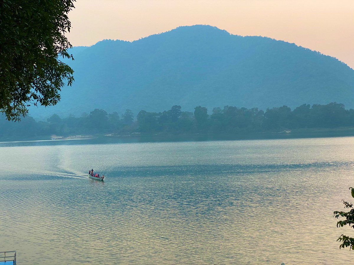 We trekked inside the forest for 2-3 kms with the risk of getting eaten by the leopards()...But, It was worth!! We were able to see the beautiful sunset on the river Mahanadi...  #EcoretreatOdisha  #Satkosia