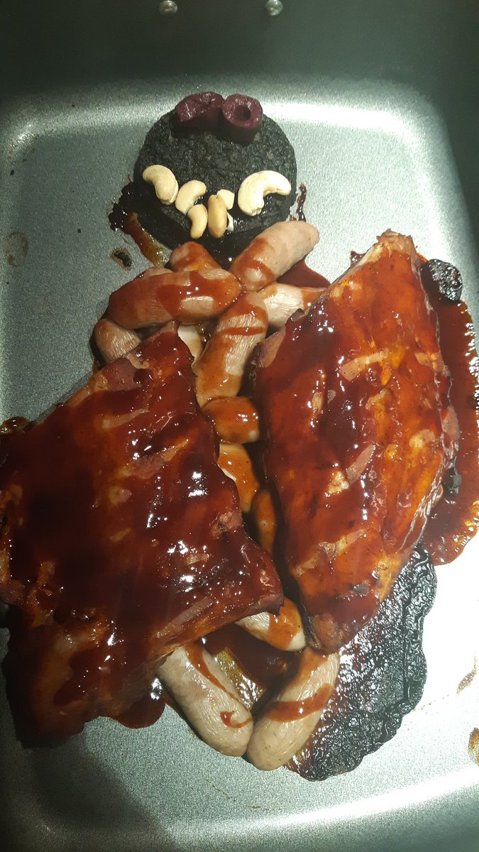 kangaruth's tweet photo. Looks like meat's back on the menu, boys! #ThereAndSnackAgain https://t.co/EKy9QqHwEZ