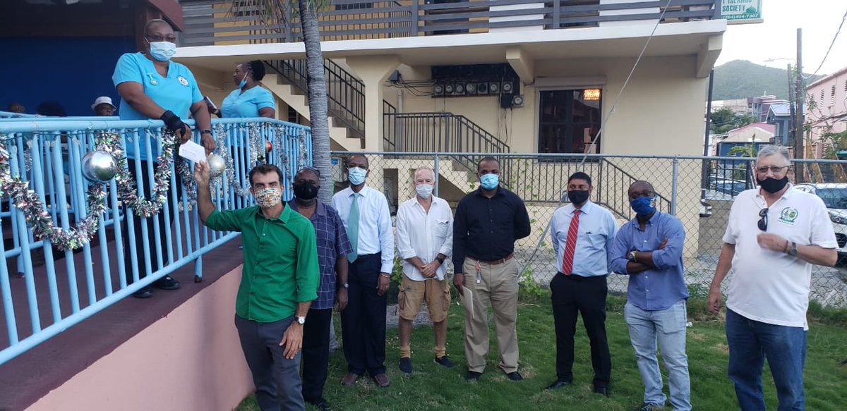 dglbec's tweet photo. WBro Marc Downing (WM) and Brethren of St Ursulaβs Lodge No. 8952 (Tortola) at the Adina Donovan Home for the Elderly singing Christmas carols and making its annual donation. December 21, 2020.
#Freemasonry
#Masons
#Charity
#dglbec
#Tortola #BVI https://t.co/dyaGNgRWhc
