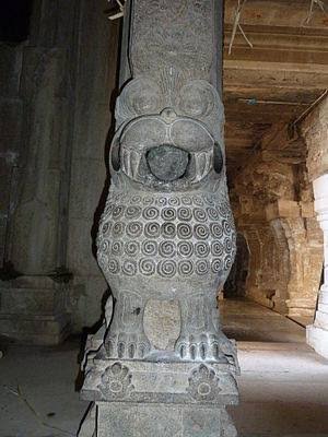 This temple is an ancient Shiva temple considered to be 3000 years old. This place is believed to be where Bhagwan Shiva gave the Veda gyaana to Parvati Devi.This temple has some stunning sculptures.Bhagwan Shiva is called as Managalanathar & devi is Managalambigai.