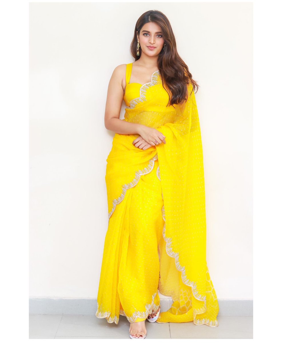 AgerwalNidhhi's tweet photo. 🌻🌻🌻🌻🌻🌻🌻 #Eeswaran #bhoomi https://t.co/ji79f1mAnd