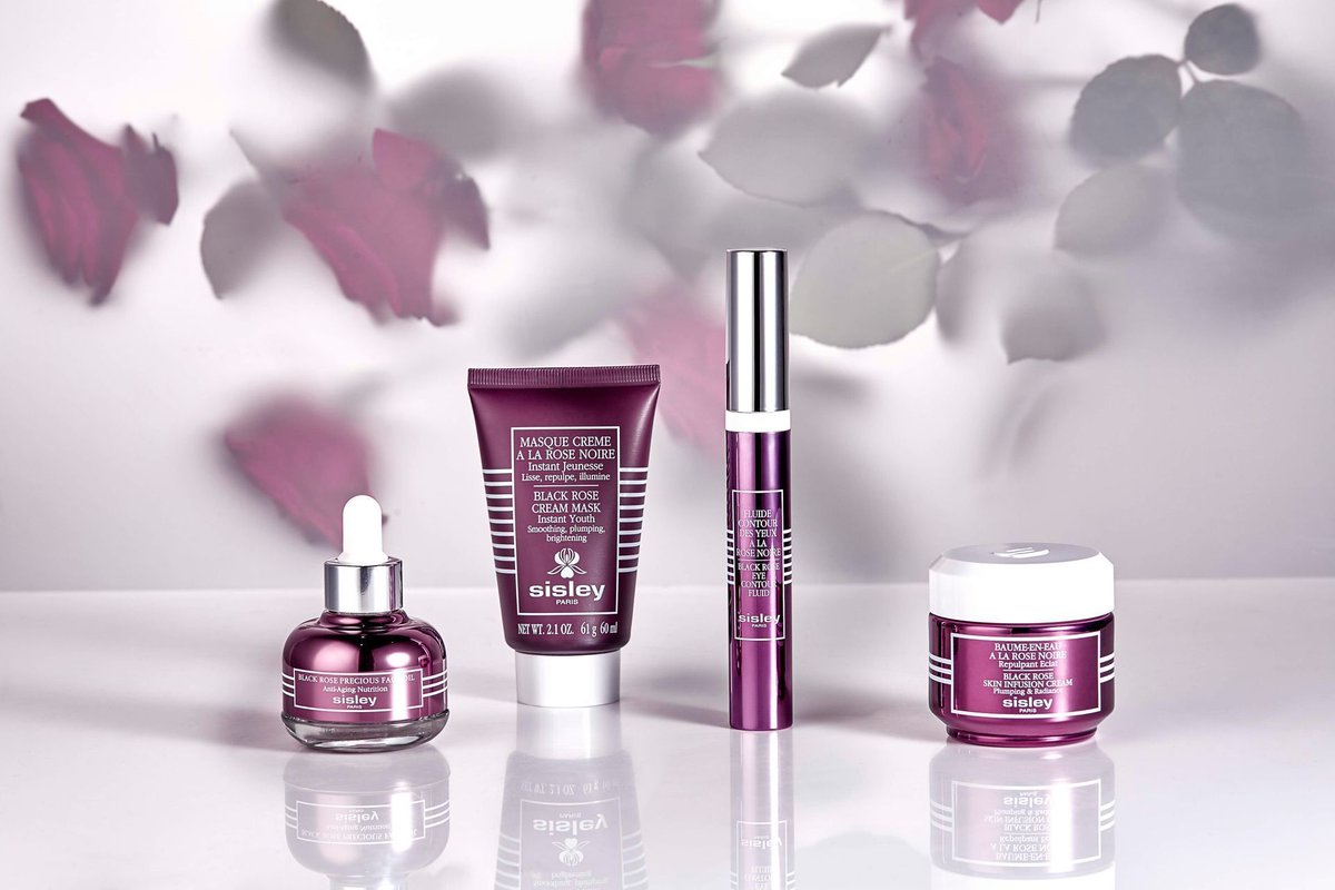 Sisley Paris Japan ブラックローズの香りに包まれて 華やかに 心地よくスキンケアを シスレー ブラックローズ シリーズ T Co 2v2ohjjicm