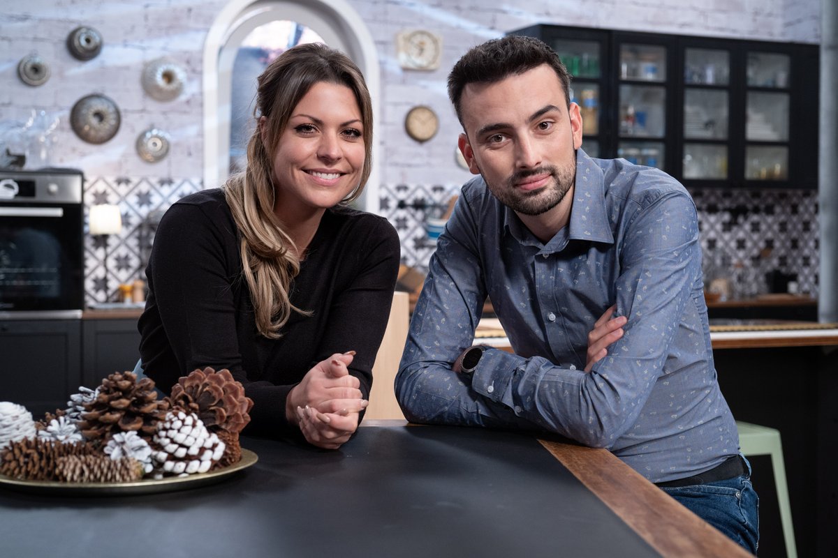 🎊✨🎉 2021 arrive enfin! La RTS vous invite à fêter ensemble le passage à la nouvelle année en compagnie de Laure Brender &amp; <a href="/Jonas_Schneiter/">Jonas Schneiter 🇨🇭</a> et de leurs invité·e·s. Une soirée #drôle et #bienveillante pour passer le cap en douceur! 
📅 Le 31.12 dès 22h20 sur #RTS1.