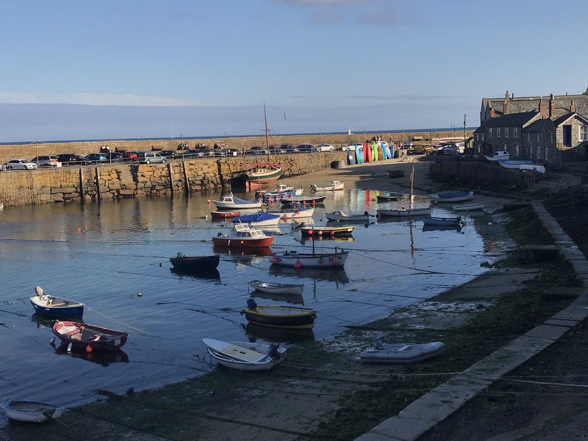MontefioreD's tweet photo. 10/12 Idyllic Mousehole, Cornwall 
@leroundhouse #2forestreet @ProfAJChalmers @Adam_S_Nelson @Maherjane @gerryhanna #12daysofpics https://t.co/Ev1liZnREm