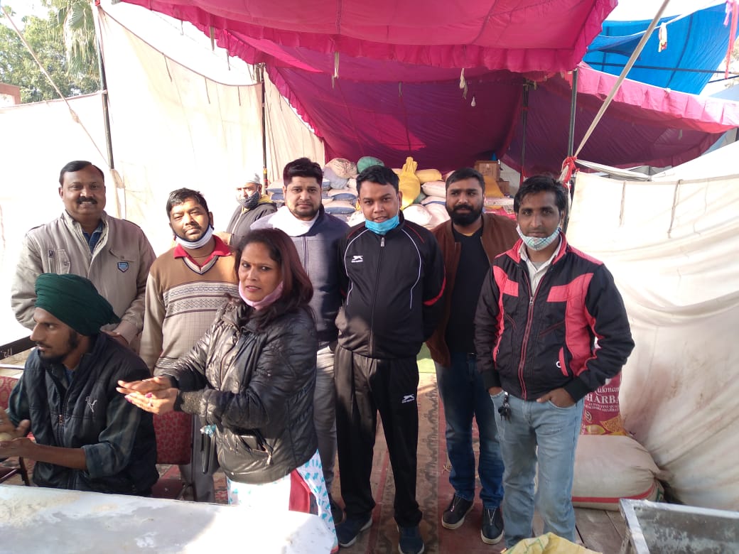 AsiwalSahib's tweet photo. सिंघु बॉर्डर पर किसान भाइयों के हक़ की लड़ाई में हमारा योगदान जारी है और जब तक सभी माँगे पूरी नहीं होती तब तक यह संघर्ष जारी रहेगा। https://t.co/FuDaGJruvH