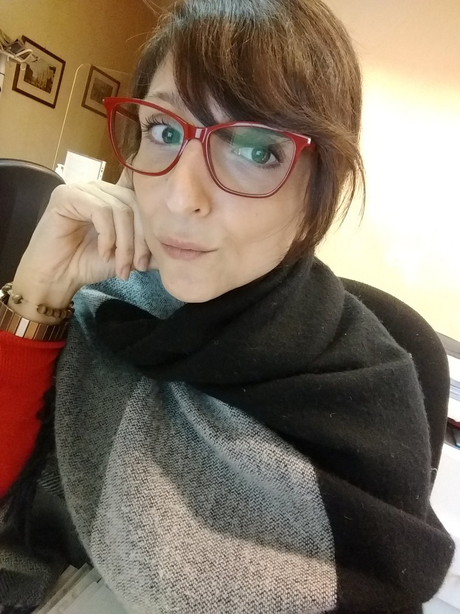 tat231175's tweet photo. #WomanWithGlasses https://t.co/MyUDWPq32o
