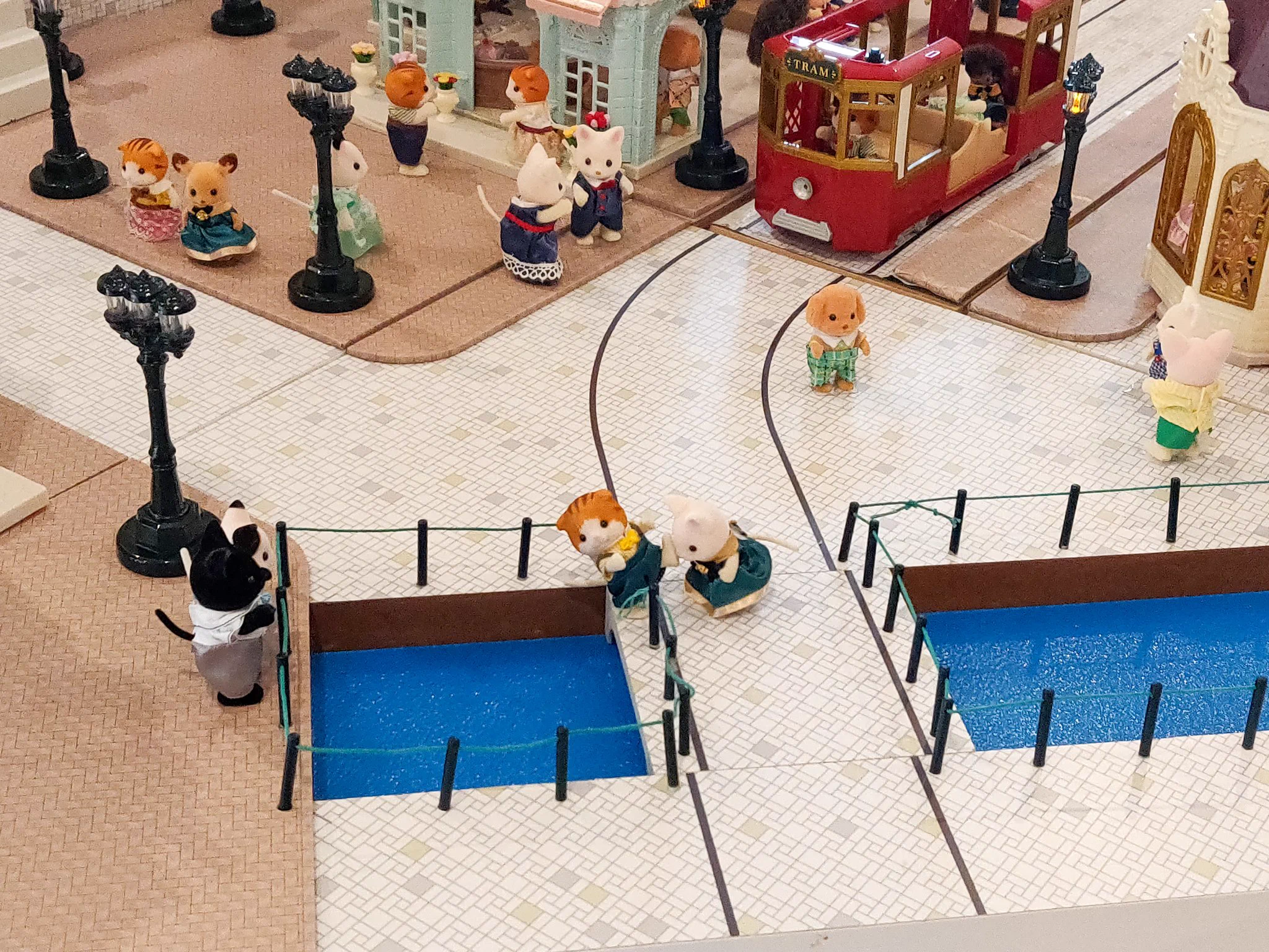 シルバニアのジオラマを見たら？ケンカが原因で彼氏を川に突き落とすシルバニアを発見www