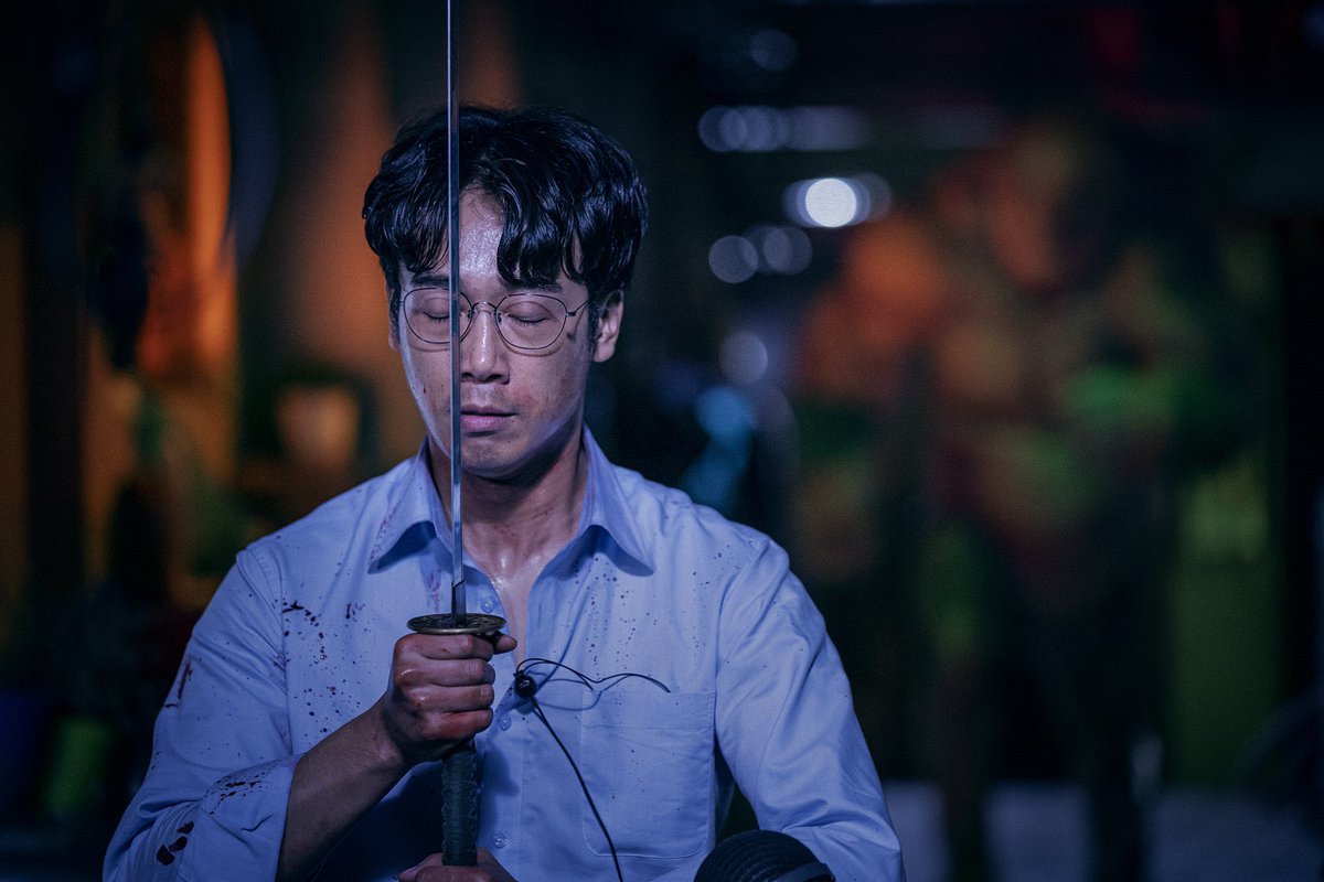 kdrama_ov's tweet image. 스위트홈 정재헌
초반                                                     후반
예수쟁이                                              예수