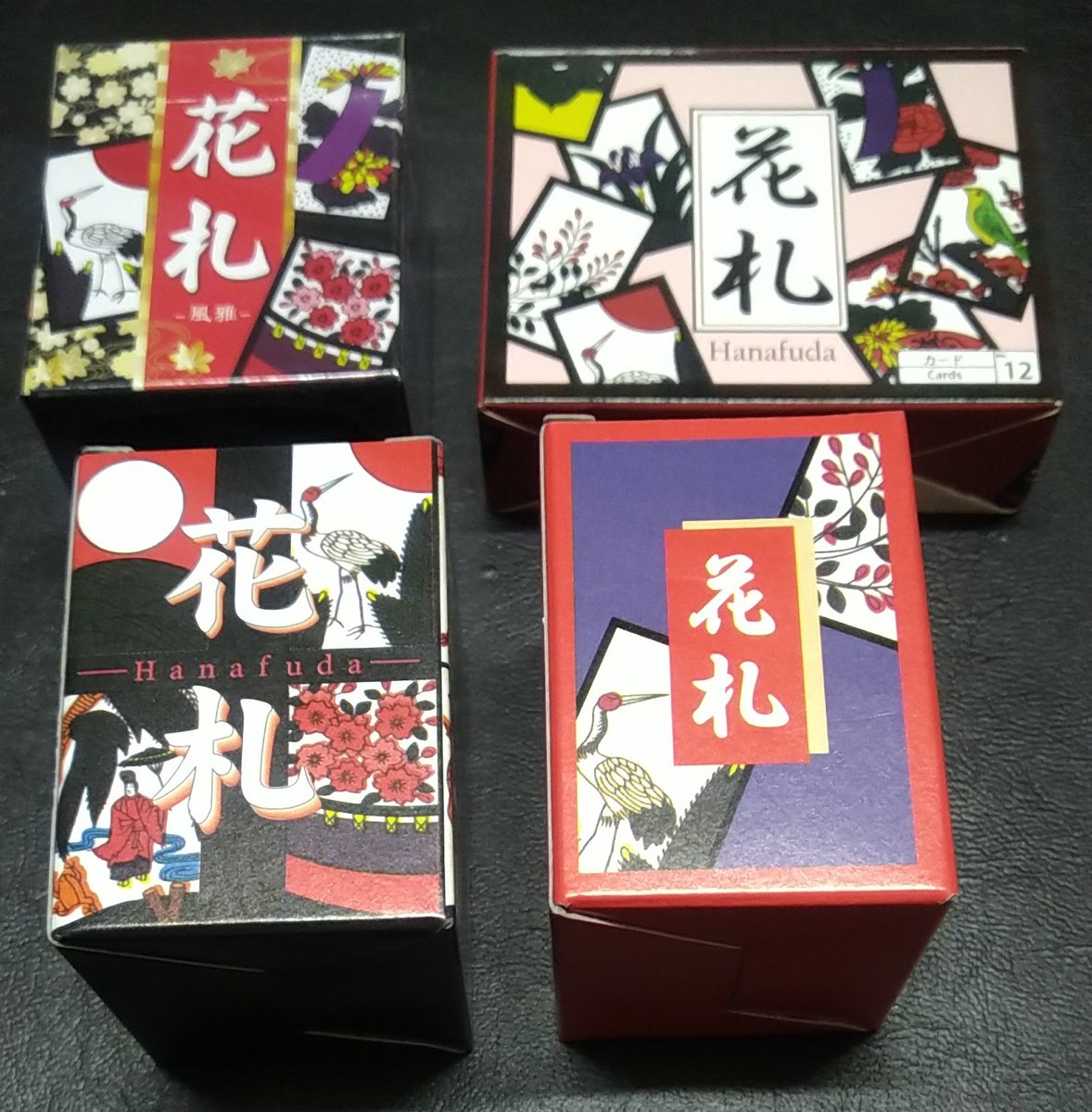 1 Godot 花札購入 左上 ダイソー Made In Tiwan 右上 ダイソー Made In China 左下 セリア Made In Japan 右下 キャンドゥ 日本製 2枚は中身 ダイソー両方同じ厚み キャンドゥ セリアの順で薄い 印刷は右上ダイソーだけ つや消し 説明書は ダイソー