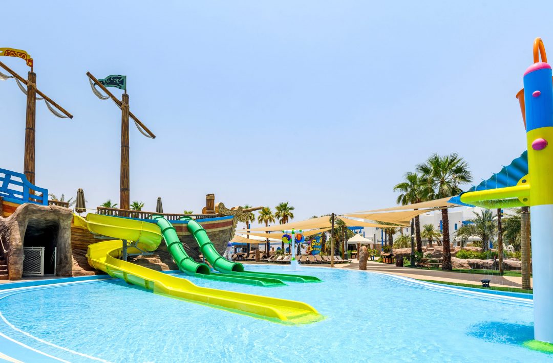 PolinWaterparks's tweet photo. Qatar’s largest theme park set to open for special previews!💥

Desert Falls Water &amp; Adventure Park features lots of attractions, rides, and slides, including the Polin’s signature ride “The King Cobra”. 🐍

@polingroup @HiltonSalwa @KataraHos https://t.co/G9Sqpr50g0
