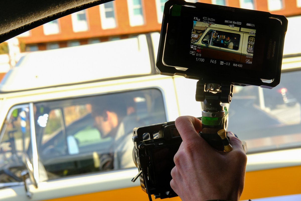 BLN_tweets's tweet photo. Vanavond om 20.30h in premiere; onze feel good #binnenvaart #roadtrip movie. Hoe werkt het? Ga naar ons kanaal >> https://t.co/Qi0WPQmqNU de film start om 20.30 sharp vanzelf. Houd een bak popcorn binnen handbereik, trek je beste pak aan, laat ons weten wat je vond. Veel plezier! https://t.co/mXJHT8Ehmg