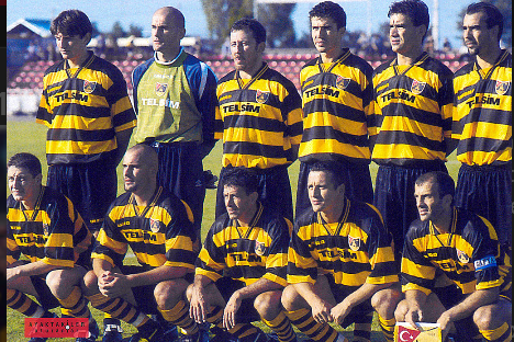 FootballTurks's tweet photo. İstanbulspor 1998-1999 season. They finished the league as the 9th. Ivailo Petkov, Zdravko Zdravkov, Sergen Yalçın, Ahmet Yıldırım, Paulo Gralak, Jean-Michel Ferri, Nesim Özgür, Timur Yanyalı, Fuat Buruk, Saffet Akyüz, Oğuz Çetin. https://t.co/pVEC8Z8jhU