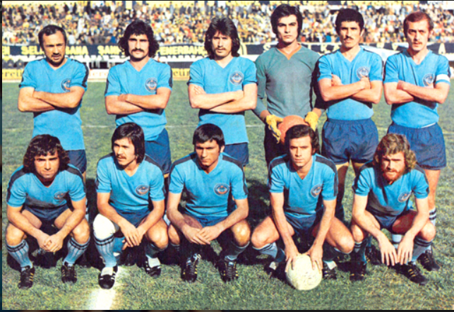 FootballTurks's tweet photo. Adana Demirspor: 1975-1976 season. They finished the Super League as the 8th. 

Güray Erdener, Burhan Sürer, Ahmet Yılmaz, Eser Özaltındere, İsmail Saçal, Erol Pamuk, Ahmet Yaşar, Rasin Gürcan, Orhan Uçak, Hasan Özden, İsmail Güner. https://t.co/6JMhUGKBmB