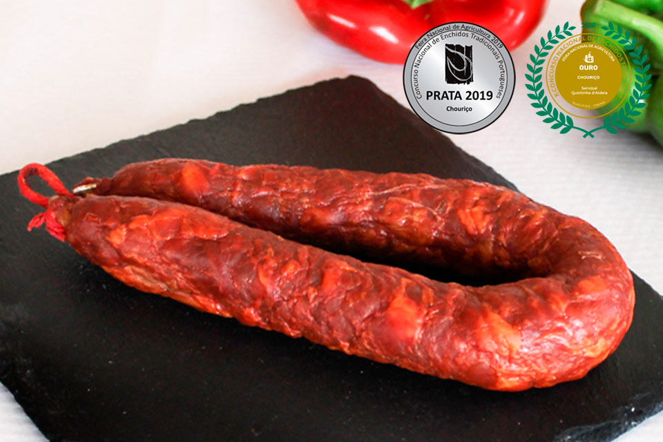 QAldeia's tweet photo. Entre no 🎆NOVO ANO em GRANDE🎆 com  os "premiados" da Quintinha d'aldeia e Fumeiro da Lezíria.
Grelhados, cozidos, assados, crús, fatiados. aos bocados, inteiros, mas #sempremuitobons
#bomapetite #feliz2021 #saboraribatejo
#FiqueEmSegurança https://t.co/LKN1IwNBhs