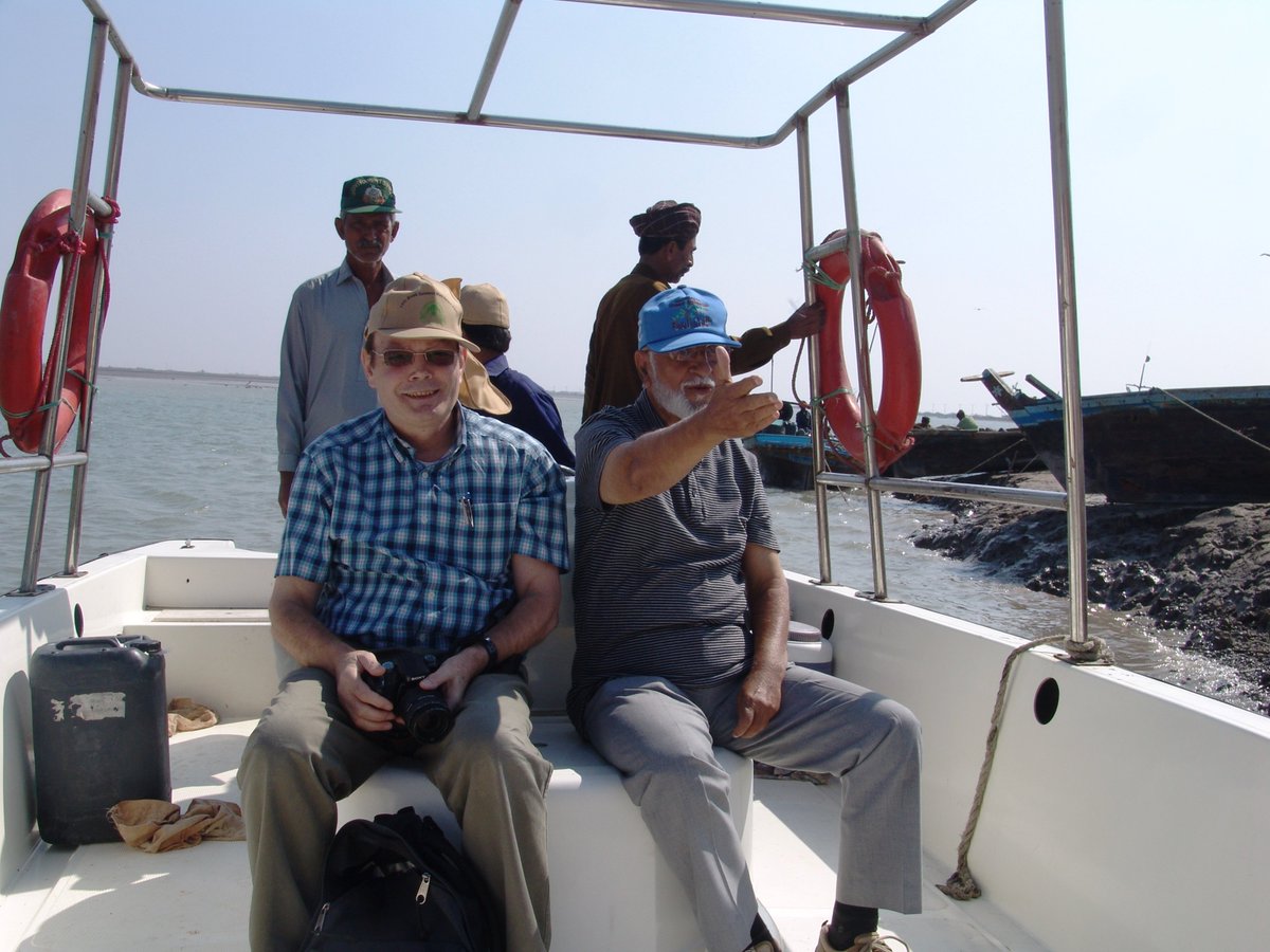 nadeemmirbahar's tweet photo. A man #TahirQureshi who brought #mangroves to limelight and converted barren #islands of #Sindh and #Balochistan into #greengold started a new journey today to heavens.
#nature #ConservationHeros #resilience #livelihoods #communityimpact #climatefighter
#2020😢
2/3 https://t.co/1DpWA3bCF7