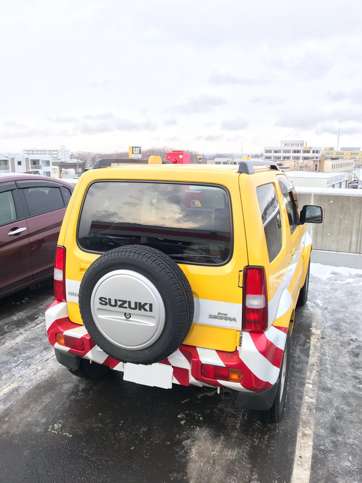 Twitter 上的 エスハイ 教習車の払い下げを乗る人もいれば 道路維持作業車の払い下げを乗る人もいるようで 屋根には散光式警光灯の台座の姿が T Co Dkfxhmbyzm Twitter