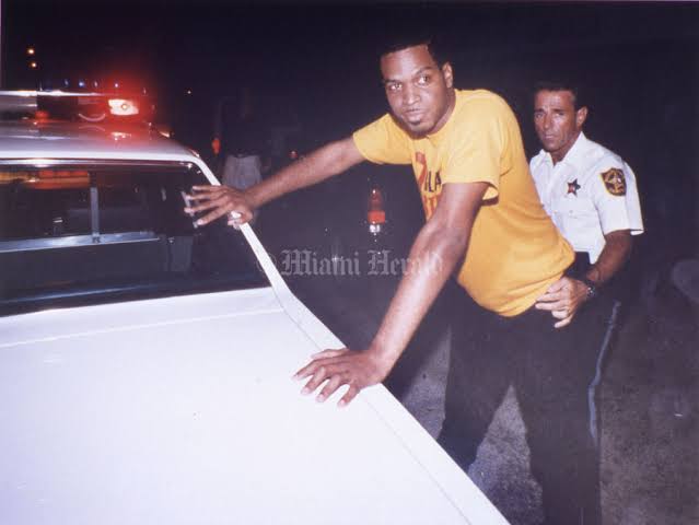 5. 2 Lives Crew arrestedWhat you're looking at right now is a picture of 2 Lives Crew's Luther Campbell being arrested for raunchy acts by police officers. This will became an iconic scene for Hip Hop, a fight for Freedom of Speech.