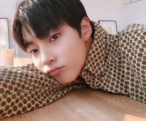 hwang inyeop being boyfriend material — a very important thread;