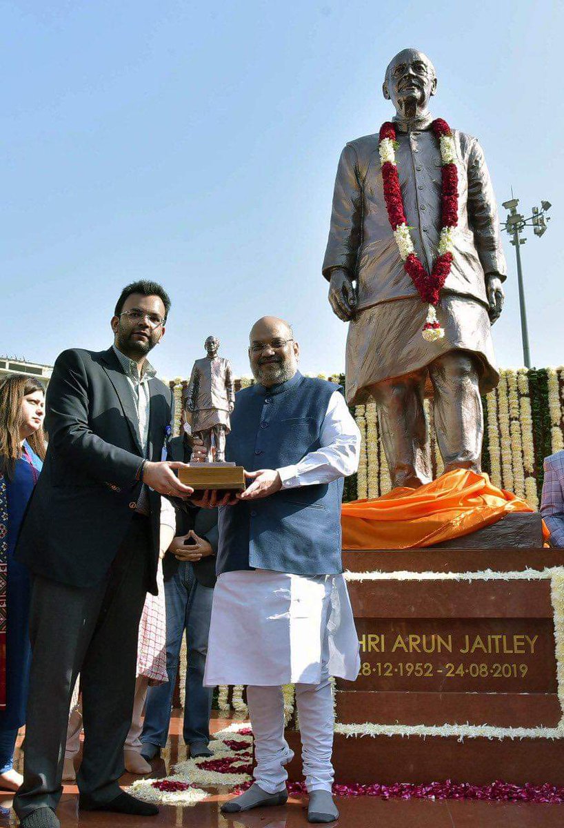 Navdeepachahal's tweet photo. Statue of India's most famous cricketer - Arun Jaitley inaugurated in Feroz Shah Kotla Stadium
Waah mere Shero bs yhi Karna 😂😂😂
@BJP4India @Dchautala @cmohry https://t.co/gngpF7YYjb